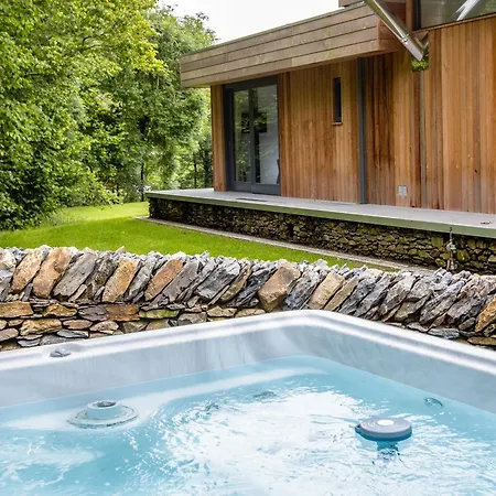 Horse Spout - Uk1409 * Backbarrow